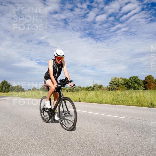 31.08.2025 - Elbe Triathlon Hamburg Michael Burmester http://msf.ph/oto/8665198 31.08.2025 10:06:02 Radfahren 762, 766, 907 meine-sportfotos.de