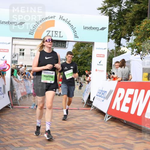31.08.2025 - 21. Blankeneser Heldenlauf Strokosch-Dieckow http://msf.ph/oto/8665203 31.08.2025 11:18:28 Ziel 3390, 3071, 3265, 3718, 3537 meine-sportfotos.de