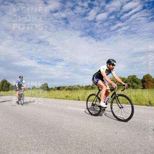 31.08.2025 - Elbe Triathlon Hamburg Michael Burmester http://msf.ph/oto/8665218 31.08.2025 10:06:21 Radfahren 322, 504, 611, 730, 744, 782, 899 meine-sportfotos.de