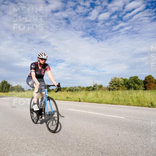31.08.2025 - Elbe Triathlon Hamburg Michael Burmester http://msf.ph/oto/8665227 31.08.2025 10:06:27 Radfahren 322 meine-sportfotos.de