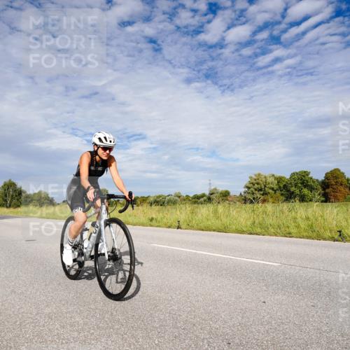 31.08.2025 - Elbe Triathlon Hamburg Michael Burmester http://msf.ph/oto/8665242 31.08.2025 10:06:48 Radfahren 832, 871, 914 meine-sportfotos.de