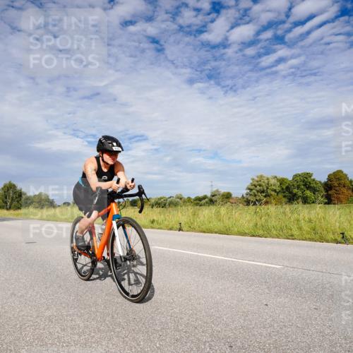 31.08.2025 - Elbe Triathlon Hamburg Michael Burmester http://msf.ph/oto/8665246 31.08.2025 10:06:54 Radfahren 594, 764, 832, 895, 926 meine-sportfotos.de
