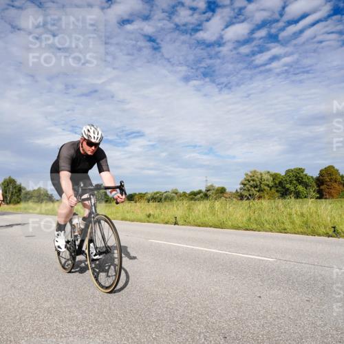31.08.2025 - Elbe Triathlon Hamburg Michael Burmester http://msf.ph/oto/8665248 31.08.2025 10:06:57 Radfahren 482, 594, 764, 832, 849, 879, 895, 926 meine-sportfotos.de