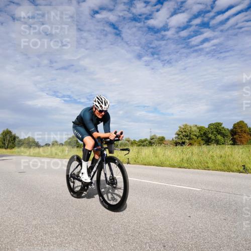 31.08.2025 - Elbe Triathlon Hamburg Michael Burmester http://msf.ph/oto/8665275 31.08.2025 10:07:26 Radfahren 454, 651, 753, 818, 847, 861 meine-sportfotos.de