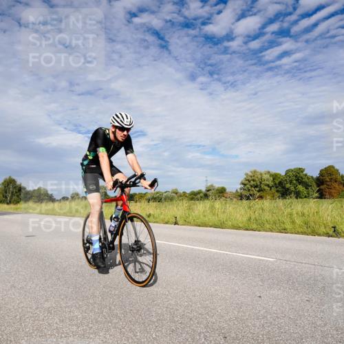 31.08.2025 - Elbe Triathlon Hamburg Michael Burmester http://msf.ph/oto/8665291 31.08.2025 10:07:37 Radfahren 447, 747, 836, 900 meine-sportfotos.de