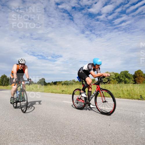 31.08.2025 - Elbe Triathlon Hamburg Michael Burmester http://msf.ph/oto/8665312 31.08.2025 10:08:04 Radfahren 517, 693, 703, 724, 761 meine-sportfotos.de