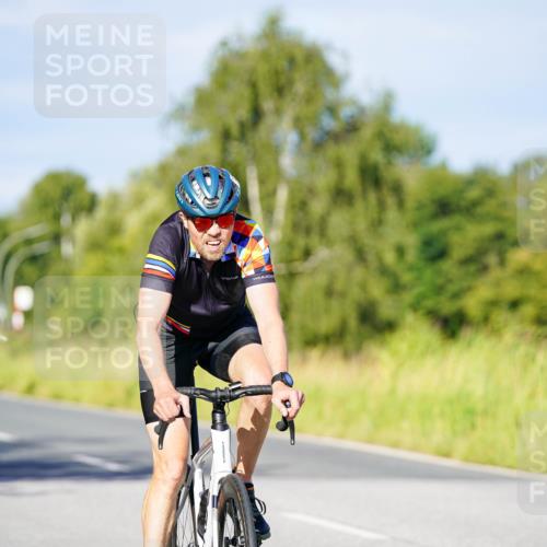 31.08.2025 - Elbe Triathlon Hamburg Michael Burmester http://msf.ph/oto/8665318 31.08.2025 09:29:19 Radfahren 357, 566, 770 meine-sportfotos.de