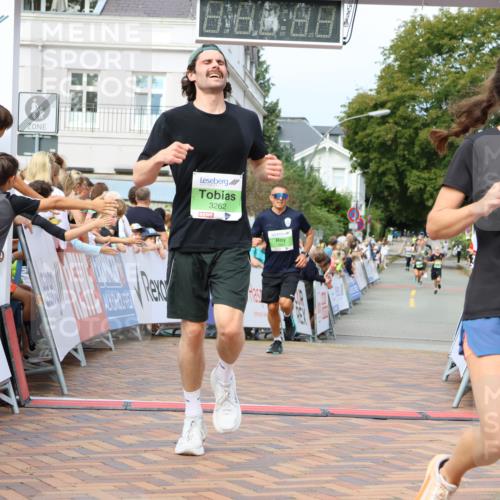 31.08.2025 - 21. Blankeneser Heldenlauf Strokosch-Dieckow http://msf.ph/oto/8665325 31.08.2025 10:59:57 Ziel 3624, 3262, 3438 meine-sportfotos.de