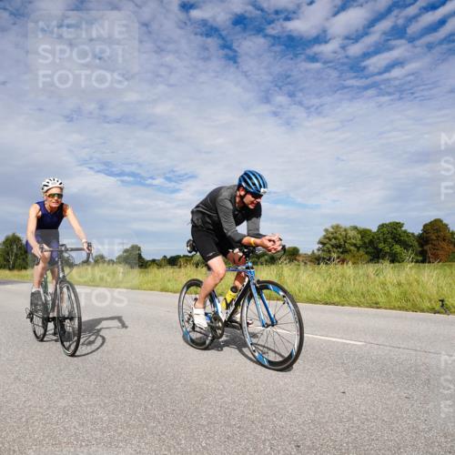 31.08.2025 - Elbe Triathlon Hamburg Michael Burmester http://msf.ph/oto/8665331 31.08.2025 10:08:30 Radfahren 704, 890, 905, 922 meine-sportfotos.de