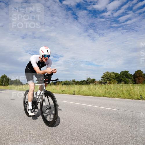 31.08.2025 - Elbe Triathlon Hamburg Michael Burmester http://msf.ph/oto/8665346 31.08.2025 10:08:51 Radfahren 405, 446, 481, 525, 574, 639, 725, 801 meine-sportfotos.de