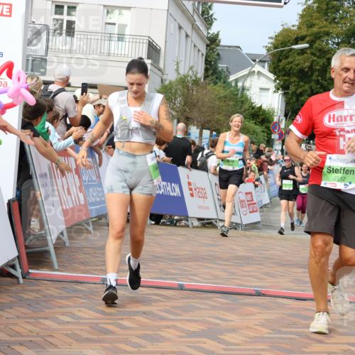 31.08.2025 - 21. Blankeneser Heldenlauf Strokosch-Dieckow http://msf.ph/oto/8665371 31.08.2025 11:18:20 Ziel 3717, 3718, 3537, 3512 meine-sportfotos.de