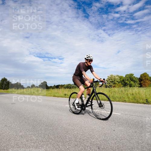 31.08.2025 - Elbe Triathlon Hamburg Michael Burmester http://msf.ph/oto/8665386 31.08.2025 10:10:16 Radfahren 459, 590, 652, 699, 789 meine-sportfotos.de