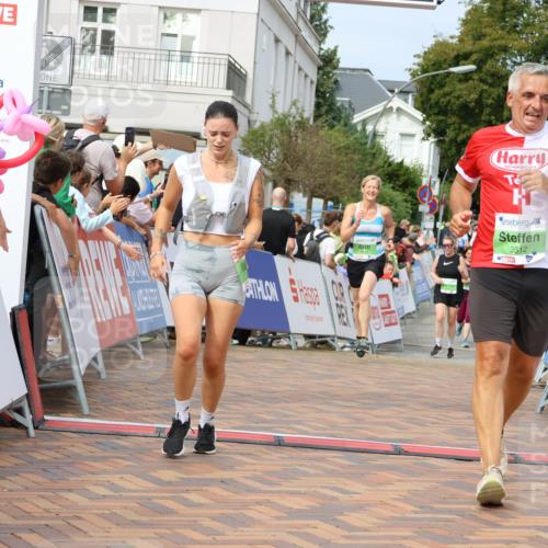 31.08.2025 - 21. Blankeneser Heldenlauf Strokosch-Dieckow http://msf.ph/oto/8665387 31.08.2025 11:18:20 Ziel 3717, 3718, 3537, 3512 meine-sportfotos.de