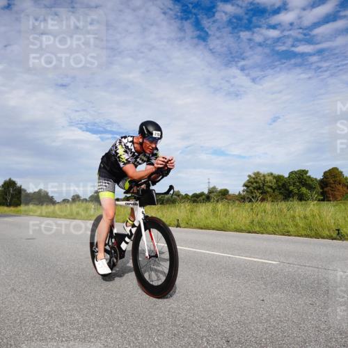 31.08.2025 - Elbe Triathlon Hamburg Michael Burmester http://msf.ph/oto/8665401 31.08.2025 10:10:30 Radfahren 558, 631, 680, 715, 809, 829 meine-sportfotos.de