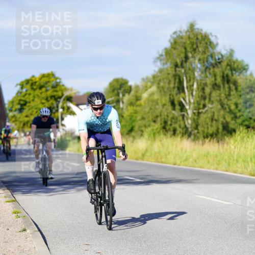 31.08.2025 - Elbe Triathlon Hamburg Michael Burmester http://msf.ph/oto/8665410 31.08.2025 09:30:06 Radfahren 305, 387, 427, 527, 617, 680, 773 meine-sportfotos.de
