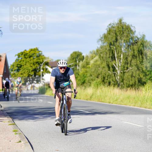 31.08.2025 - Elbe Triathlon Hamburg Michael Burmester http://msf.ph/oto/8665412 31.08.2025 09:30:07 Radfahren 305, 387, 427, 527, 613, 617, 680, 773 meine-sportfotos.de