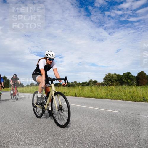 31.08.2025 - Elbe Triathlon Hamburg Michael Burmester http://msf.ph/oto/8665424 31.08.2025 10:10:55 Radfahren 521, 606, 616, 627, 692, 785 meine-sportfotos.de