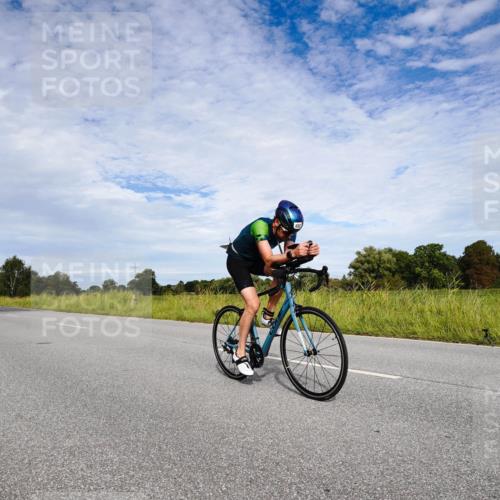 31.08.2025 - Elbe Triathlon Hamburg Michael Burmester http://msf.ph/oto/8665429 31.08.2025 10:10:57 Radfahren 521, 606, 627, 692, 785 meine-sportfotos.de
