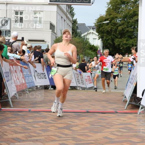 31.08.2025 - 21. Blankeneser Heldenlauf Strokosch-Dieckow http://msf.ph/oto/8665449 31.08.2025 11:18:16 Ziel 3092, 3717, 3718, 3510, 3512 meine-sportfotos.de