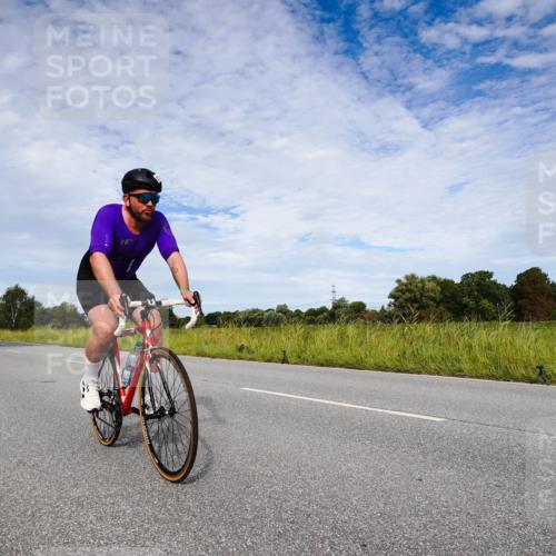 31.08.2025 - Elbe Triathlon Hamburg Michael Burmester http://msf.ph/oto/8665451 31.08.2025 10:11:49 Radfahren 511 meine-sportfotos.de
