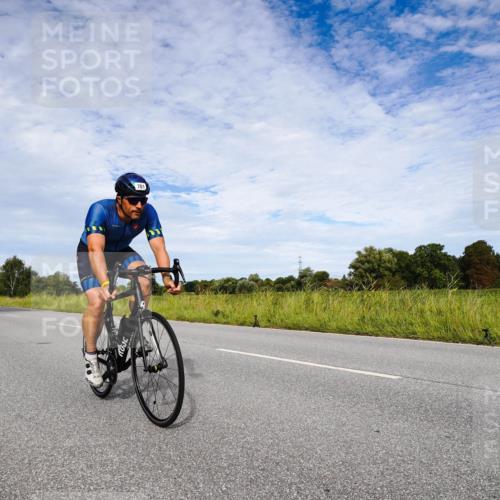 31.08.2025 - Elbe Triathlon Hamburg Michael Burmester http://msf.ph/oto/8665463 31.08.2025 10:12:14 Radfahren 601, 701 meine-sportfotos.de