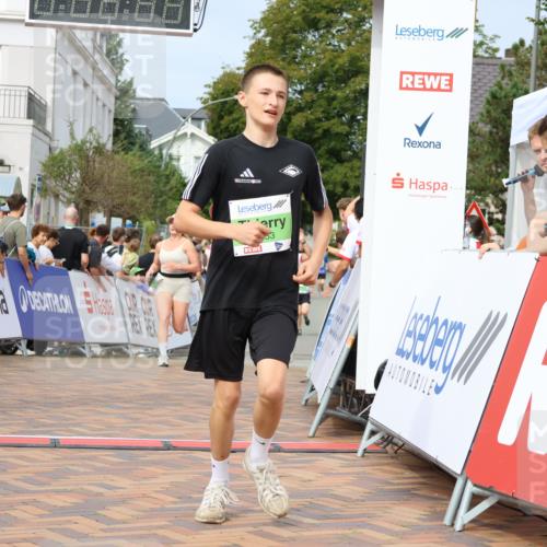 31.08.2025 - 21. Blankeneser Heldenlauf Strokosch-Dieckow http://msf.ph/oto/8665477 31.08.2025 11:18:14 Ziel 3092, 3124, 3717, 3510 meine-sportfotos.de