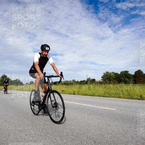 31.08.2025 - Elbe Triathlon Hamburg Michael Burmester http://msf.ph/oto/8665480 31.08.2025 10:12:36 Radfahren 499, 530, 536, 648, 673, 708, 720, 748, 815, 848 meine-sportfotos.de