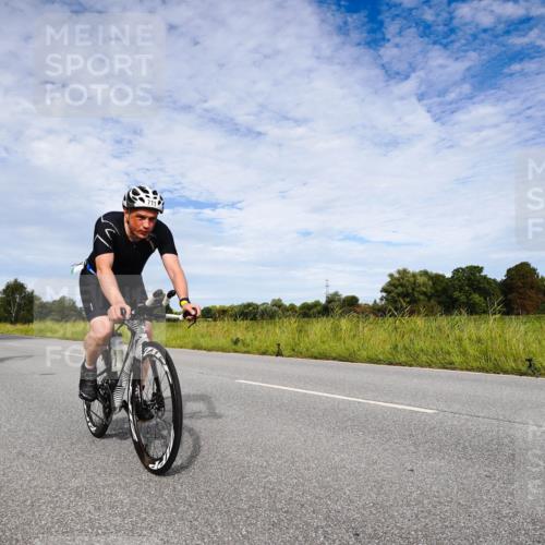 31.08.2025 - Elbe Triathlon Hamburg Michael Burmester http://msf.ph/oto/8665519 31.08.2025 10:13:07 Radfahren 500, 711, 719, 770, 884 meine-sportfotos.de