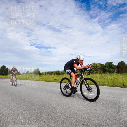 31.08.2025 - Elbe Triathlon Hamburg Michael Burmester http://msf.ph/oto/8665530 31.08.2025 10:13:16 Radfahren 417, 477, 546, 719, 833, 866, 913 meine-sportfotos.de