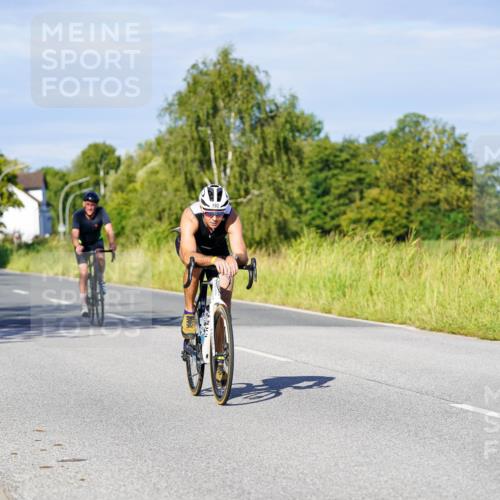 31.08.2025 - Elbe Triathlon Hamburg Michael Burmester http://msf.ph/oto/8665531 31.08.2025 09:30:44 Radfahren 192, 364, 413, 421, 669, 684, 756 meine-sportfotos.de