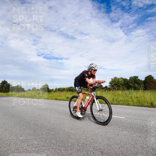 31.08.2025 - Elbe Triathlon Hamburg Michael Burmester http://msf.ph/oto/8665533 31.08.2025 10:13:17 Radfahren 417, 477, 546, 833, 866, 913 meine-sportfotos.de