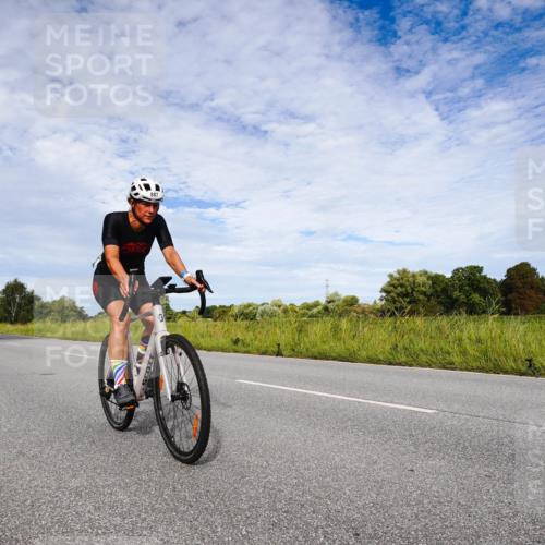 31.08.2025 - Elbe Triathlon Hamburg Michael Burmester http://msf.ph/oto/8665550 31.08.2025 10:13:35 Radfahren 432, 837, 887, 916 meine-sportfotos.de