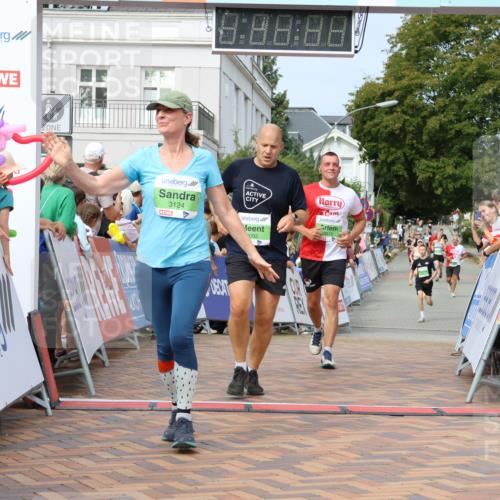 31.08.2025 - 21. Blankeneser Heldenlauf Strokosch-Dieckow http://msf.ph/oto/8665559 31.08.2025 11:18:07 Ziel 3092, 3345, 3124, 3594, 3510 meine-sportfotos.de