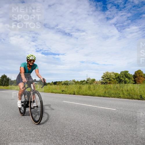 31.08.2025 - Elbe Triathlon Hamburg Michael Burmester http://msf.ph/oto/8665564 31.08.2025 10:13:50 Radfahren 567, 886 meine-sportfotos.de