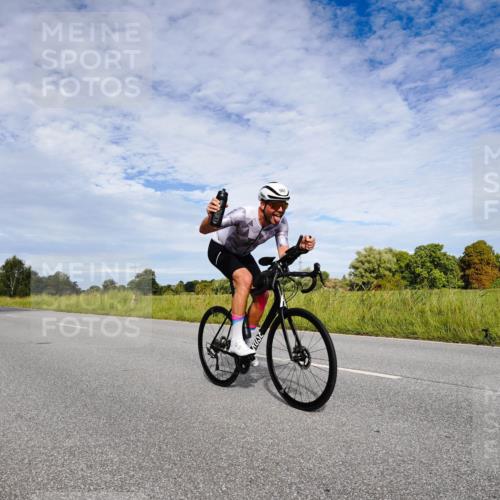 31.08.2025 - Elbe Triathlon Hamburg Michael Burmester http://msf.ph/oto/8665565 31.08.2025 10:13:56 Radfahren 567, 729 meine-sportfotos.de