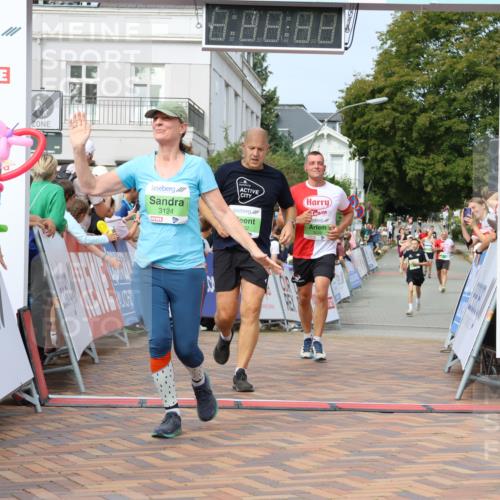 31.08.2025 - 21. Blankeneser Heldenlauf Strokosch-Dieckow http://msf.ph/oto/8665574 31.08.2025 11:18:07 Ziel 3092, 3345, 3124, 3594, 3510 meine-sportfotos.de