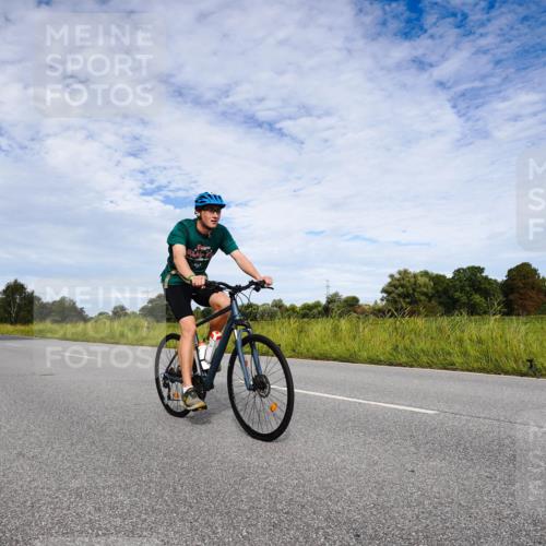 31.08.2025 - Elbe Triathlon Hamburg Michael Burmester http://msf.ph/oto/8665589 31.08.2025 10:14:36 Radfahren 404, 667, 756, 845 meine-sportfotos.de