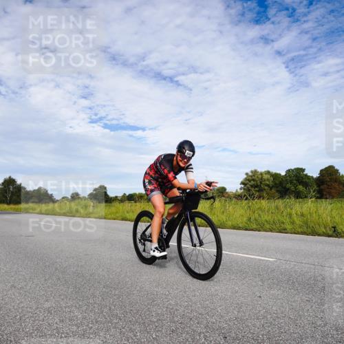 31.08.2025 - Elbe Triathlon Hamburg Michael Burmester http://msf.ph/oto/8665591 31.08.2025 10:14:40 Radfahren 566, 643, 756, 845 meine-sportfotos.de