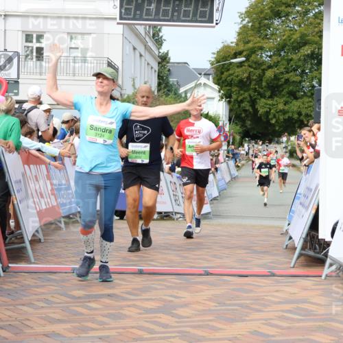 31.08.2025 - 21. Blankeneser Heldenlauf Strokosch-Dieckow http://msf.ph/oto/8665609 31.08.2025 11:18:07 Ziel 3092, 3345, 3124, 3594, 3510 meine-sportfotos.de