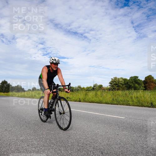 31.08.2025 - Elbe Triathlon Hamburg Michael Burmester http://msf.ph/oto/8665633 31.08.2025 10:15:40 Radfahren 579, 613, 732, 811 meine-sportfotos.de
