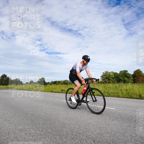 31.08.2025 - Elbe Triathlon Hamburg Michael Burmester http://msf.ph/oto/8665642 31.08.2025 10:15:51 Radfahren 605, 787 meine-sportfotos.de