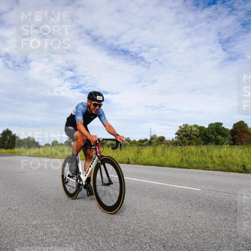 31.08.2025 - Elbe Triathlon Hamburg Michael Burmester http://msf.ph/oto/8665659 31.08.2025 10:16:20 Radfahren 563, 691 meine-sportfotos.de