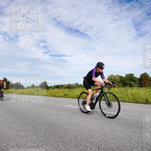 31.08.2025 - Elbe Triathlon Hamburg Michael Burmester http://msf.ph/oto/8665666 31.08.2025 10:16:39 Radfahren 562, 622, 896, 908 meine-sportfotos.de