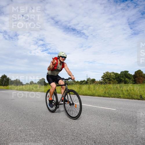 31.08.2025 - Elbe Triathlon Hamburg Michael Burmester http://msf.ph/oto/8665667 31.08.2025 10:16:40 Radfahren 562, 622, 896, 908 meine-sportfotos.de