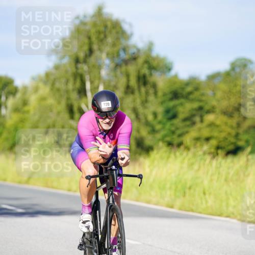 31.08.2025 - Elbe Triathlon Hamburg Michael Burmester http://msf.ph/oto/8665674 31.08.2025 09:31:36 Radfahren 244, 369, 570, 609, 666, 720 meine-sportfotos.de