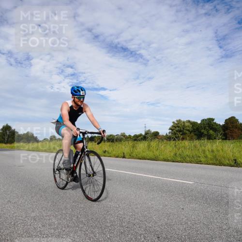 31.08.2025 - Elbe Triathlon Hamburg Michael Burmester http://msf.ph/oto/8665675 31.08.2025 10:16:53 Radfahren 427, 804, 841, 928 meine-sportfotos.de