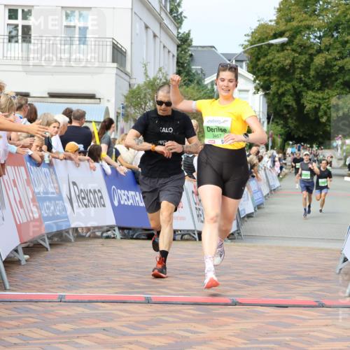 31.08.2025 - 21. Blankeneser Heldenlauf Strokosch-Dieckow http://msf.ph/oto/8665682 31.08.2025 10:59:40 Ziel 3551, 3467, 3683 meine-sportfotos.de
