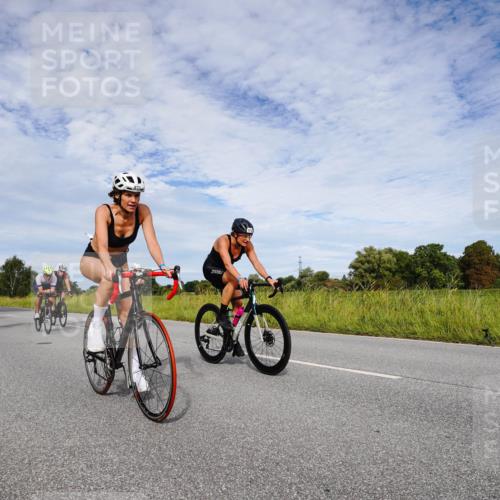 31.08.2025 - Elbe Triathlon Hamburg Michael Burmester http://msf.ph/oto/8665691 31.08.2025 10:17:12 Radfahren 671, 682, 696, 727, 739, 754, 786, 874, 877, 912 meine-sportfotos.de