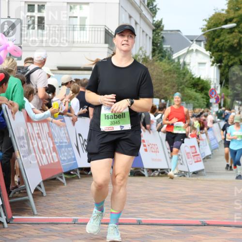 31.08.2025 - 21. Blankeneser Heldenlauf Strokosch-Dieckow http://msf.ph/oto/8665696 31.08.2025 11:18:00 Ziel 3345, 3646, 3300, 3594 meine-sportfotos.de