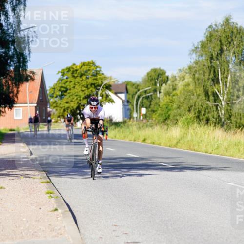 31.08.2025 - Elbe Triathlon Hamburg Michael Burmester http://msf.ph/oto/8665705 31.08.2025 09:31:46 Radfahren 657, 664 meine-sportfotos.de